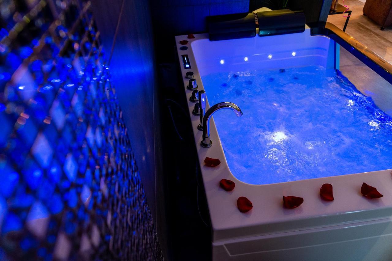 Suite And Spa 21 Dijon Bagian luar foto
