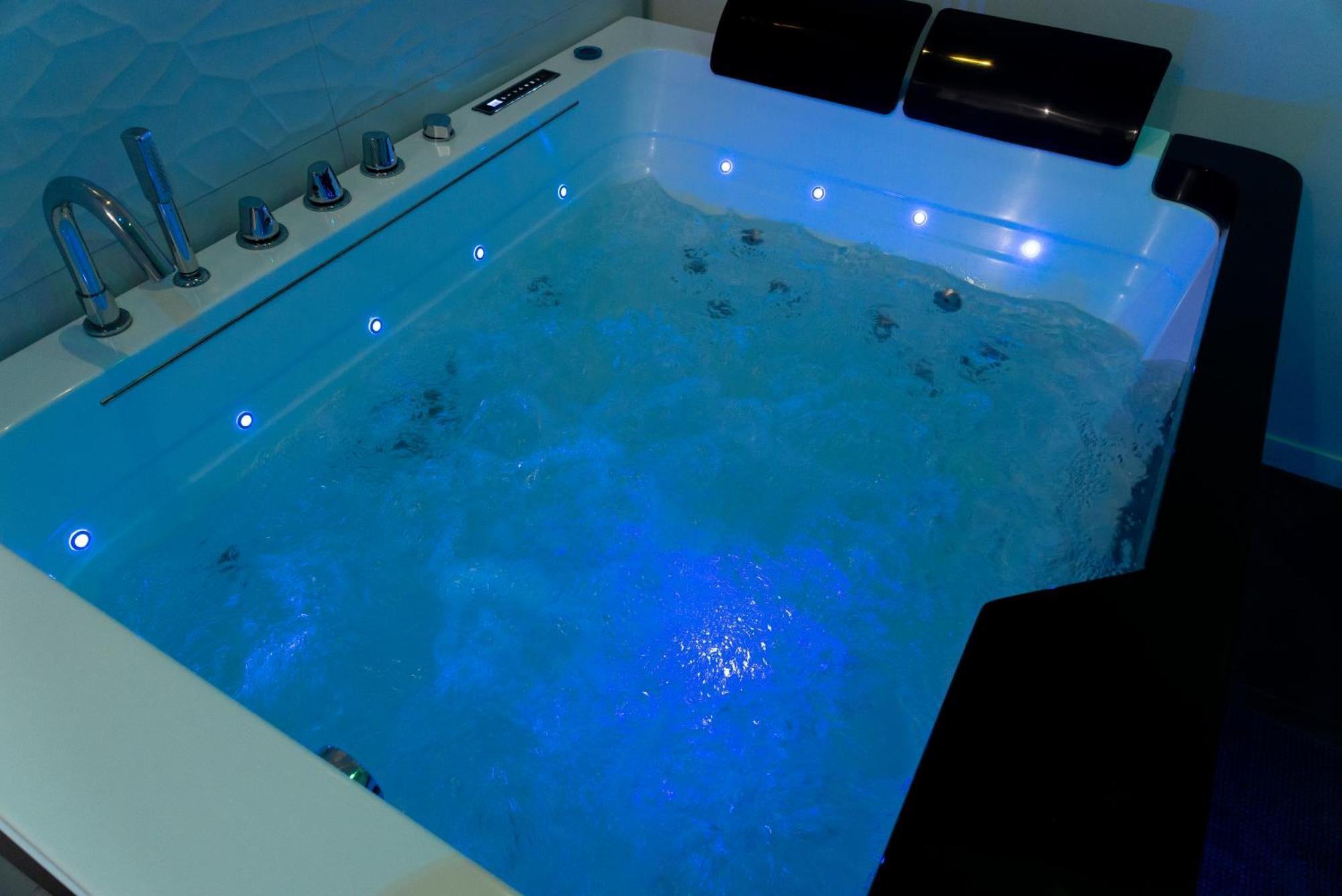 Suite And Spa 21 Dijon Bagian luar foto