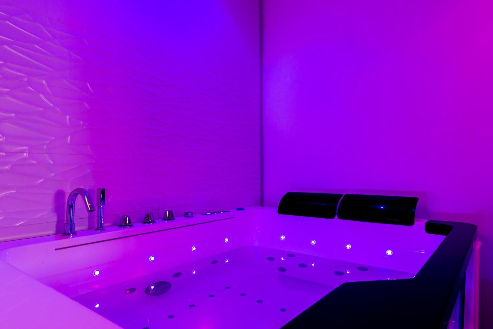 Suite And Spa 21 Dijon Bagian luar foto